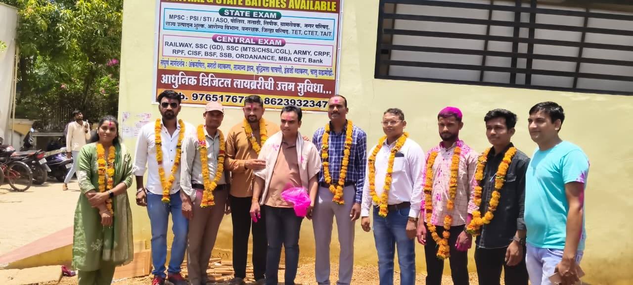 यशस्वी विद्यार्थ्याचा सत्कार